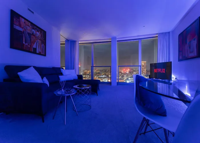 Birmingham City Centre, City Views, Parking, Sleeps 4, Long Stay Offers