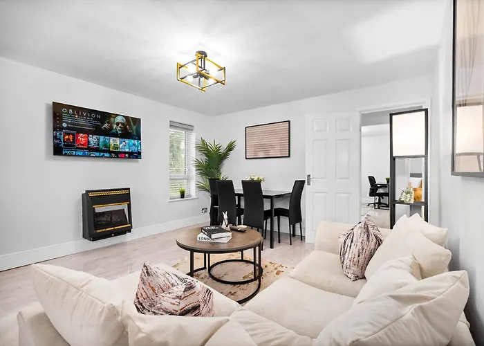 Luxury Two Bedroom House - Parking - Netflix 11Ha