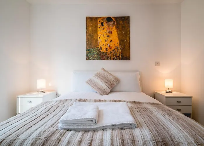 Birmingham City Living Apartment