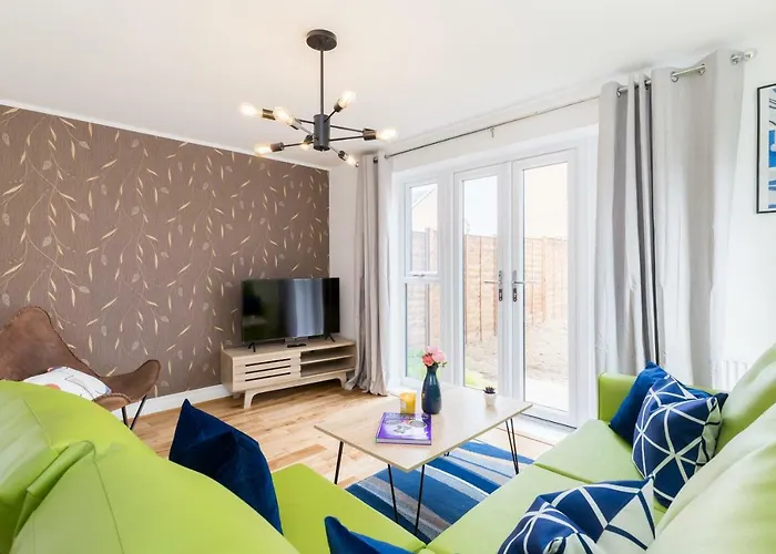 Sherlock Family And Contractor Home By Svelte Living Secure Parking