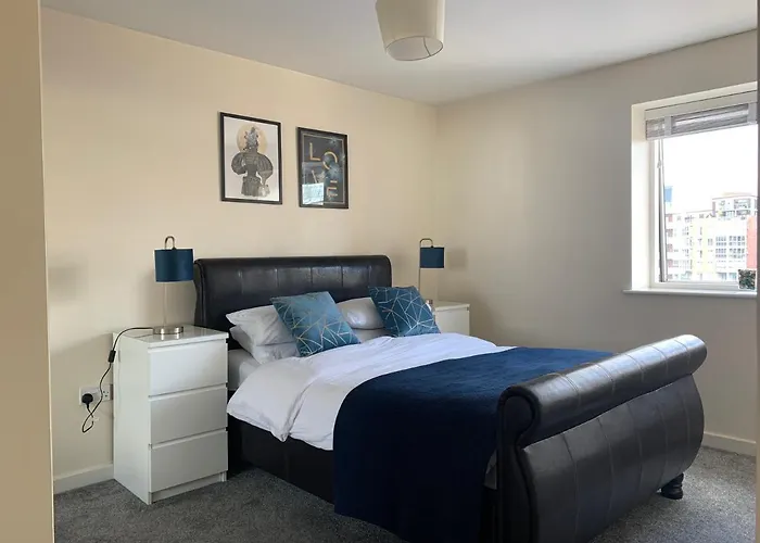 Sherborne Wharf City Centre Apartment By Broad St - Sleeps 4