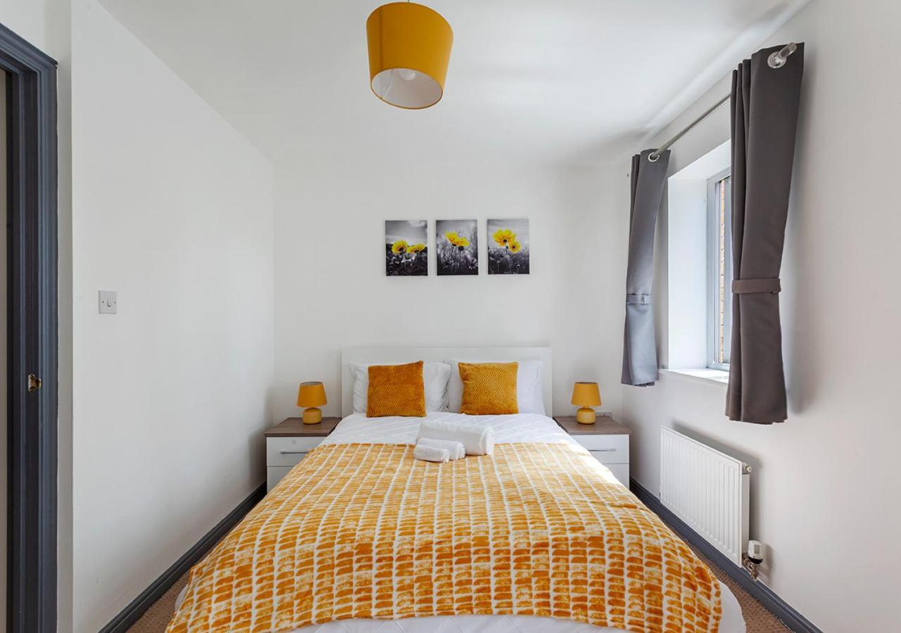 Near Airport & Nec, The Leyburn *