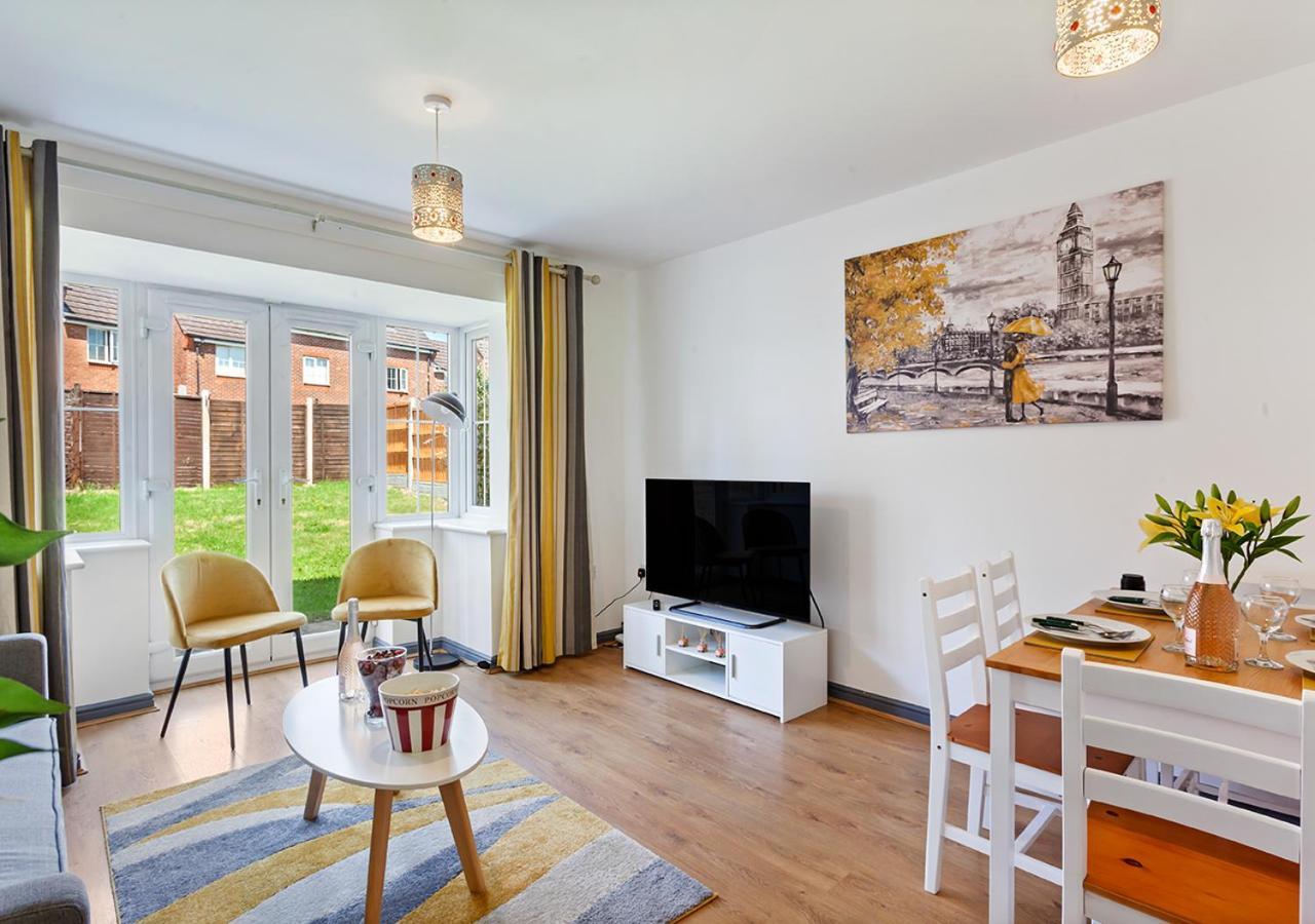 Near Airport & Nec, The Leyburn