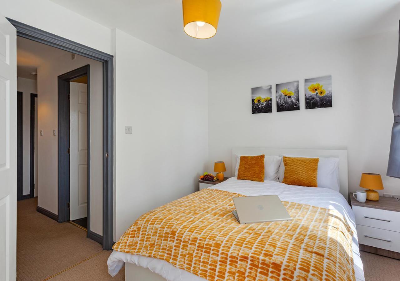 Near Airport & Nec, The Leyburn *