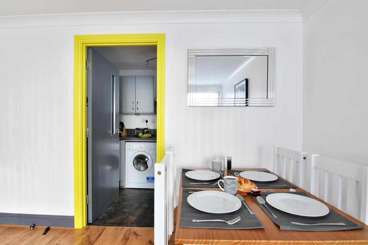 Xclusive Living In Centre, The Qube Apartment
