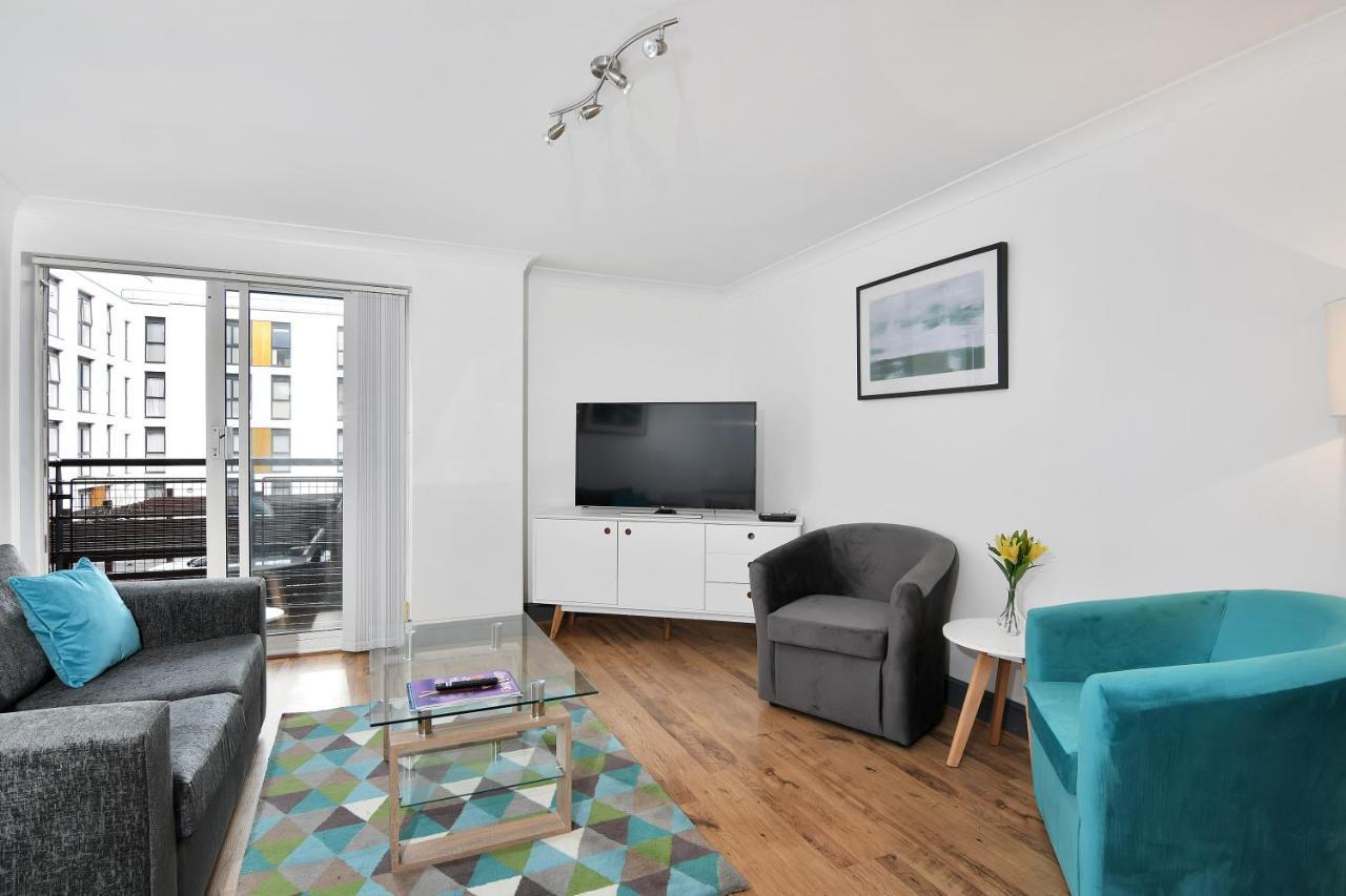 Xclusive Living In Centre, The Qube Apartment
