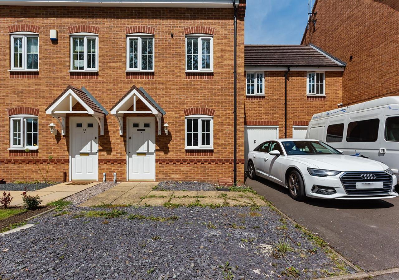 Near Airport & Nec, The Leyburn * Birmingham