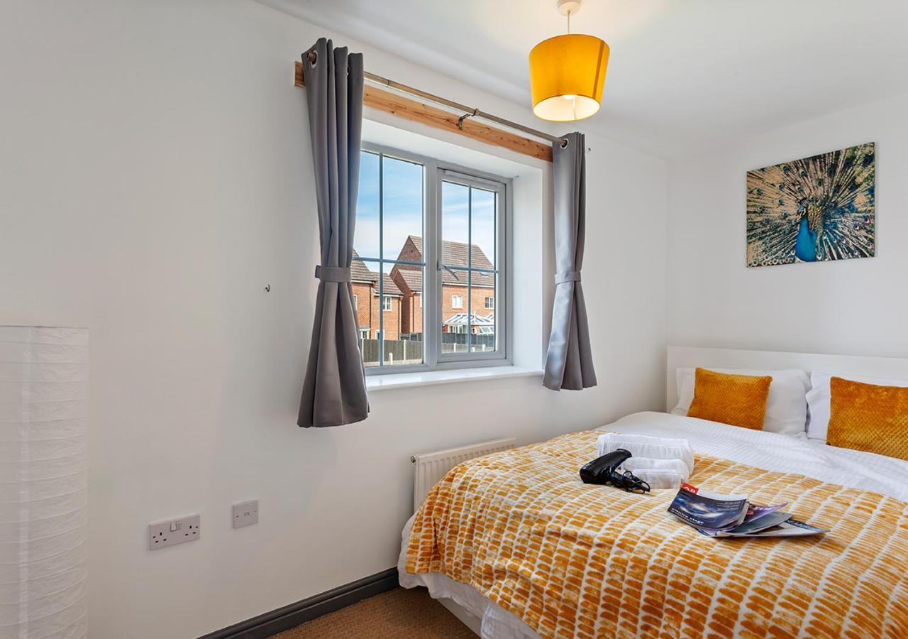 Near Airport & Nec, The Leyburn *