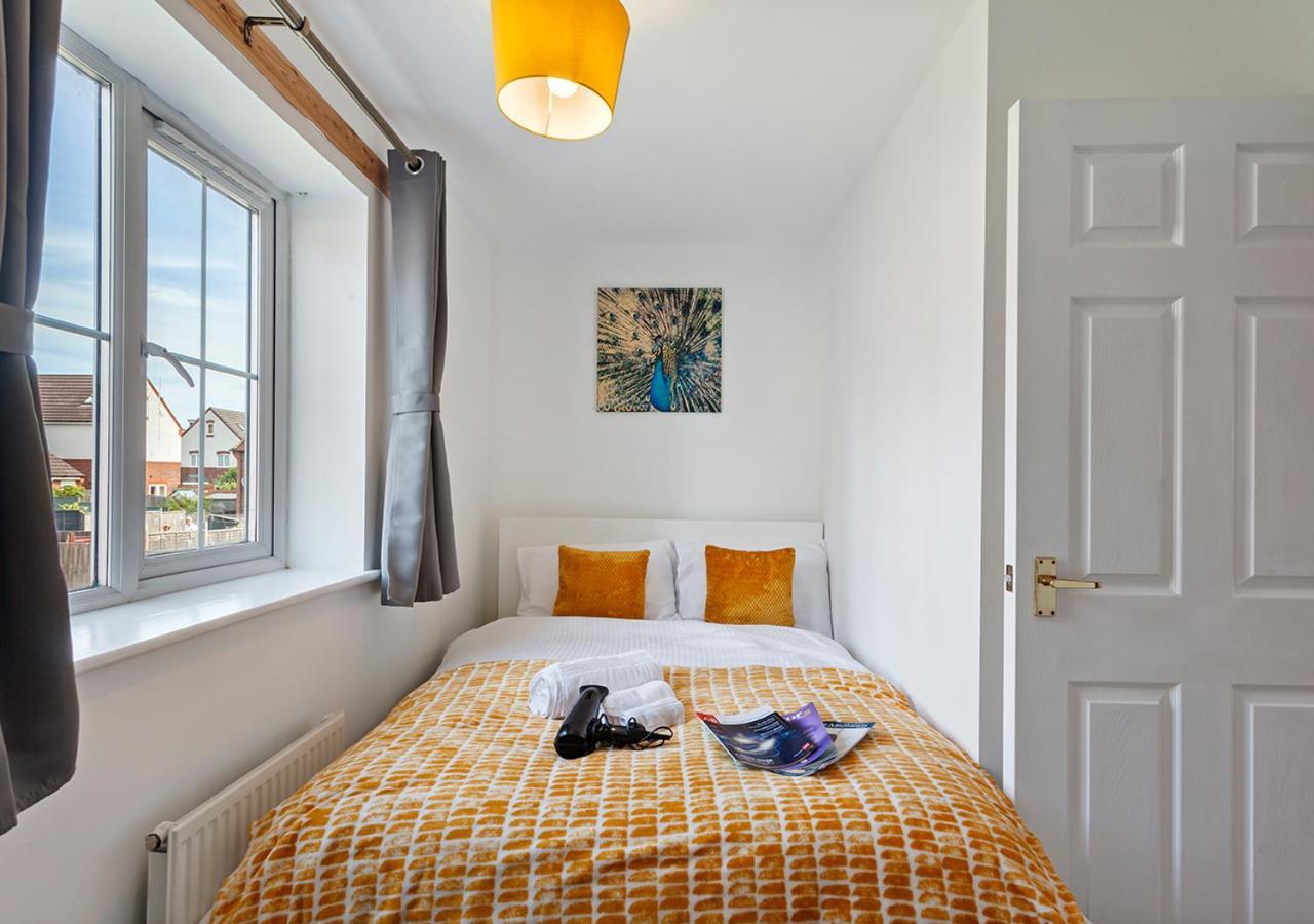 Near Airport & Nec, The Leyburn