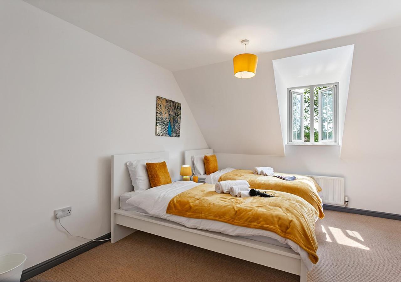 Near Airport & Nec, The Leyburn Birmingham