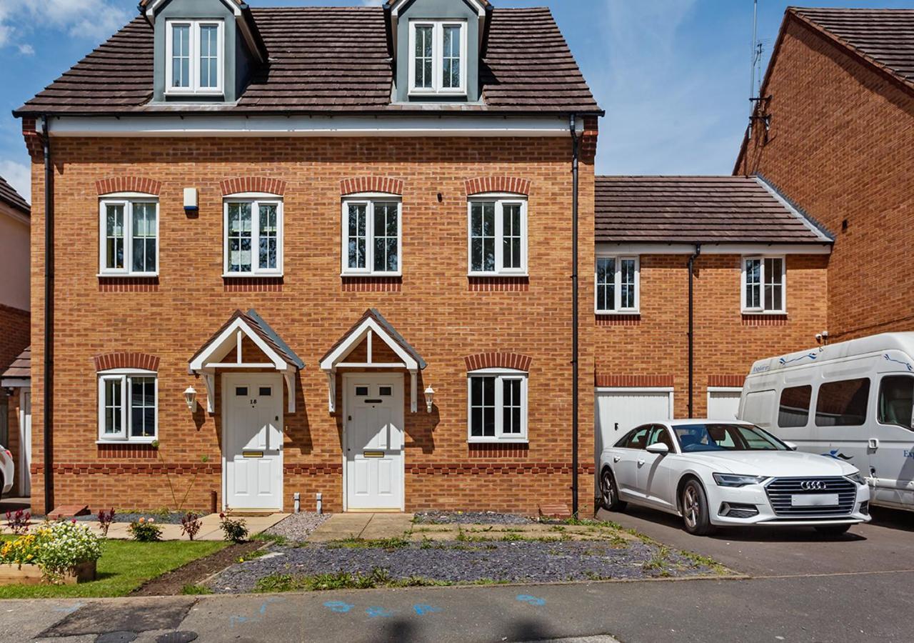 Near Airport & Nec, The Leyburn Holiday home *