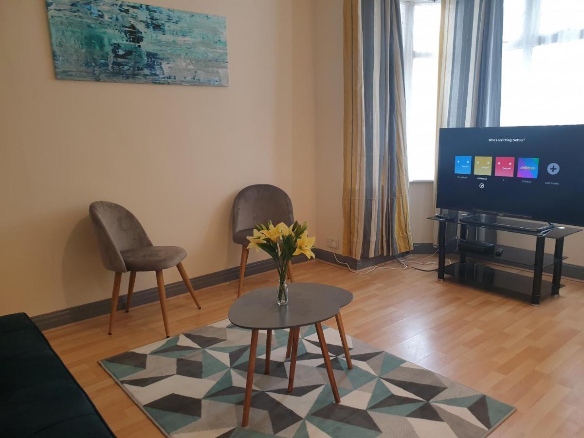 Budget In Kings Health, 20 Mins From City Centre Birmingham