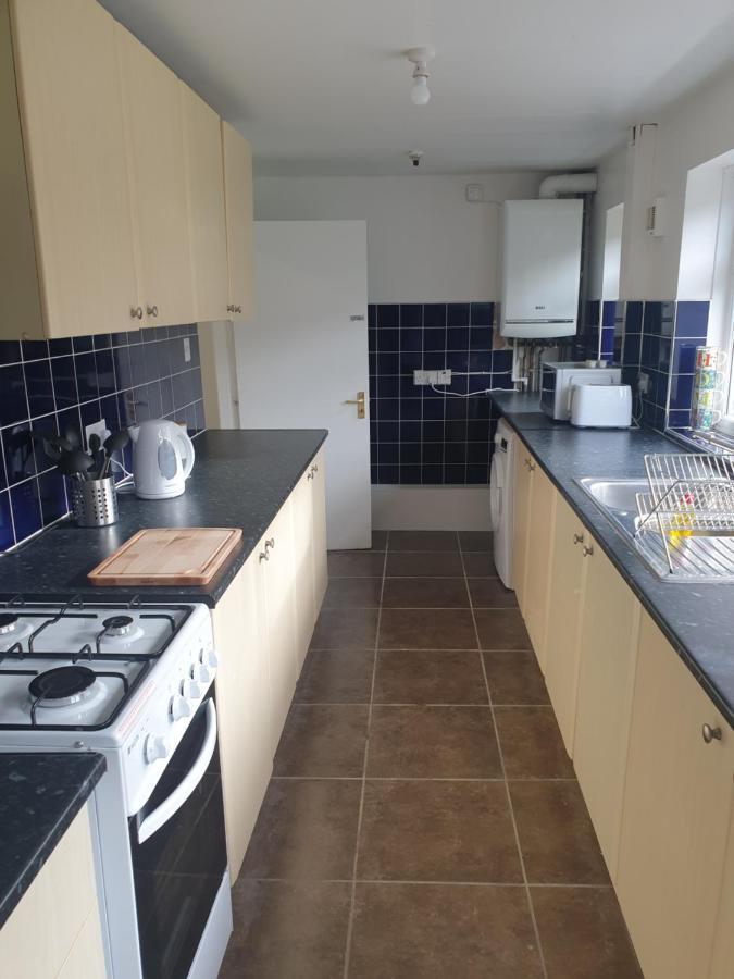 Budget In Kings Health, 20 Mins From City Centre Holiday home *