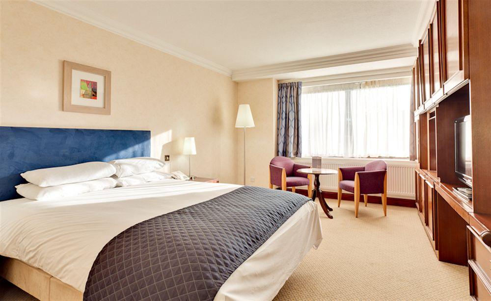 Western Plough And Harrow Hotel