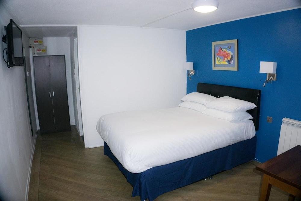 Blue Hotel Beoley