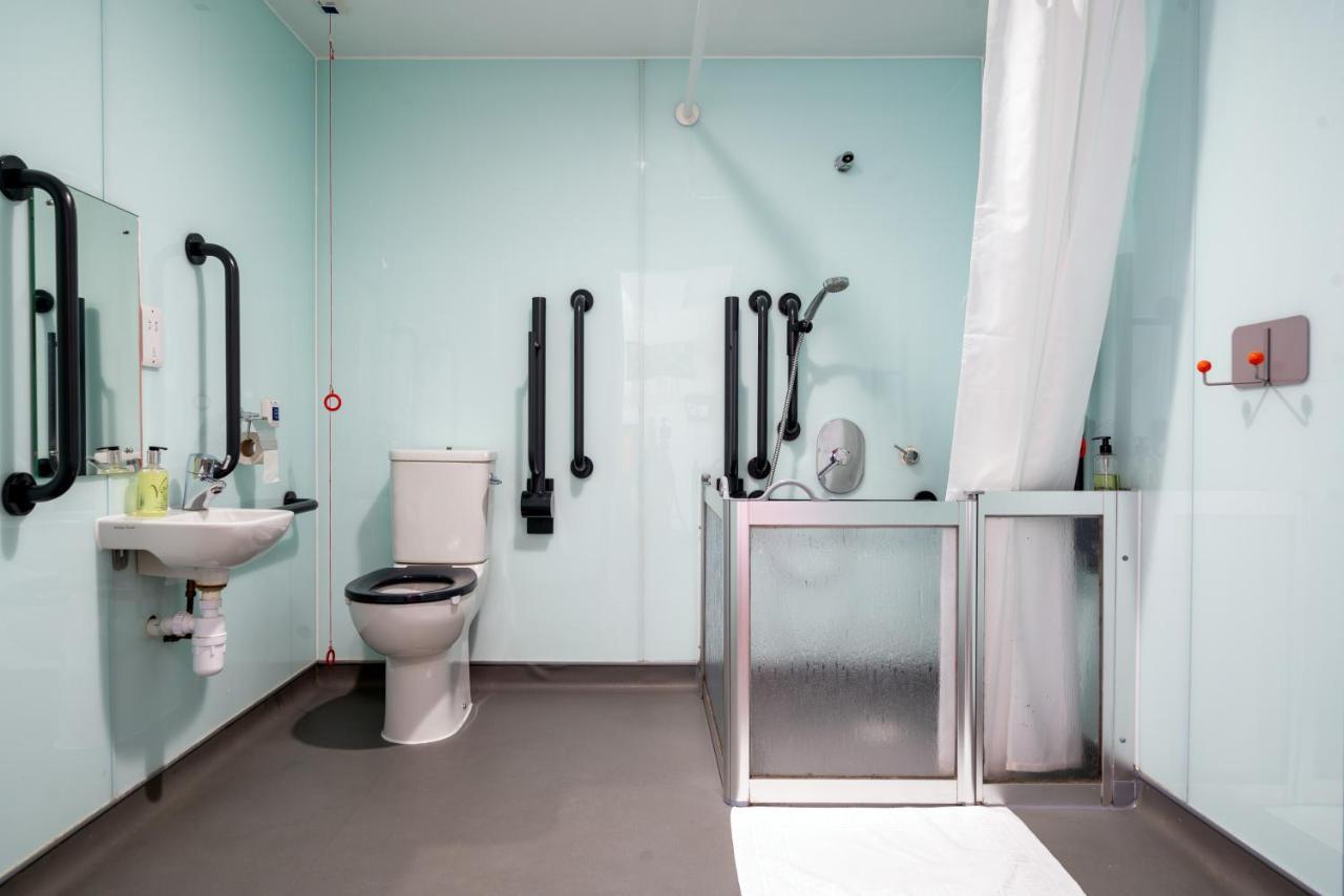 Hotel Easyhotel 3*