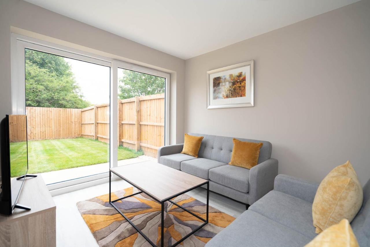 Fantastic 3br House In With Garden Holiday home