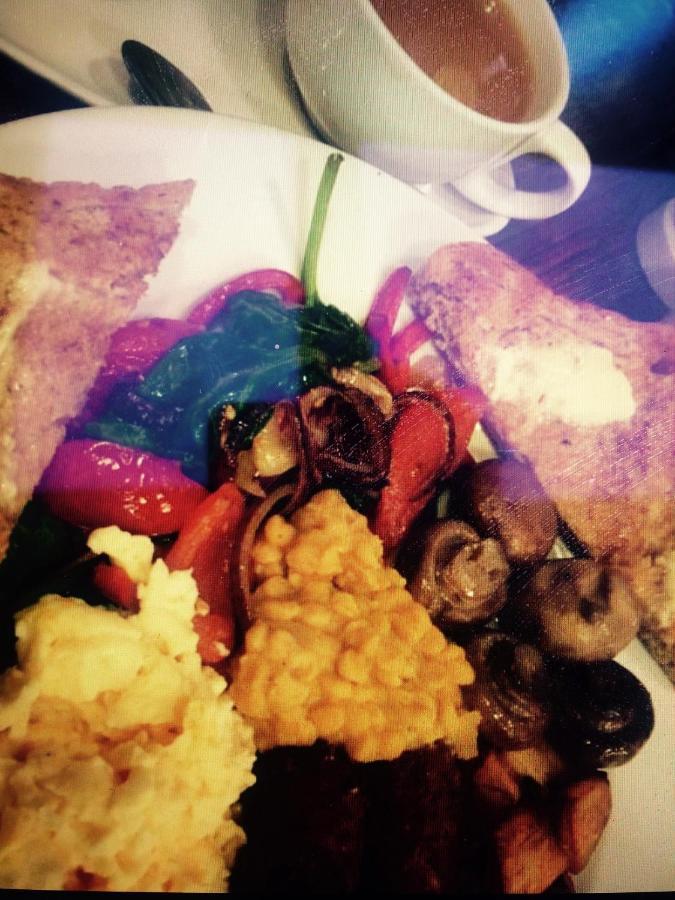 Bed & Breakfast Bournville House & Cafe