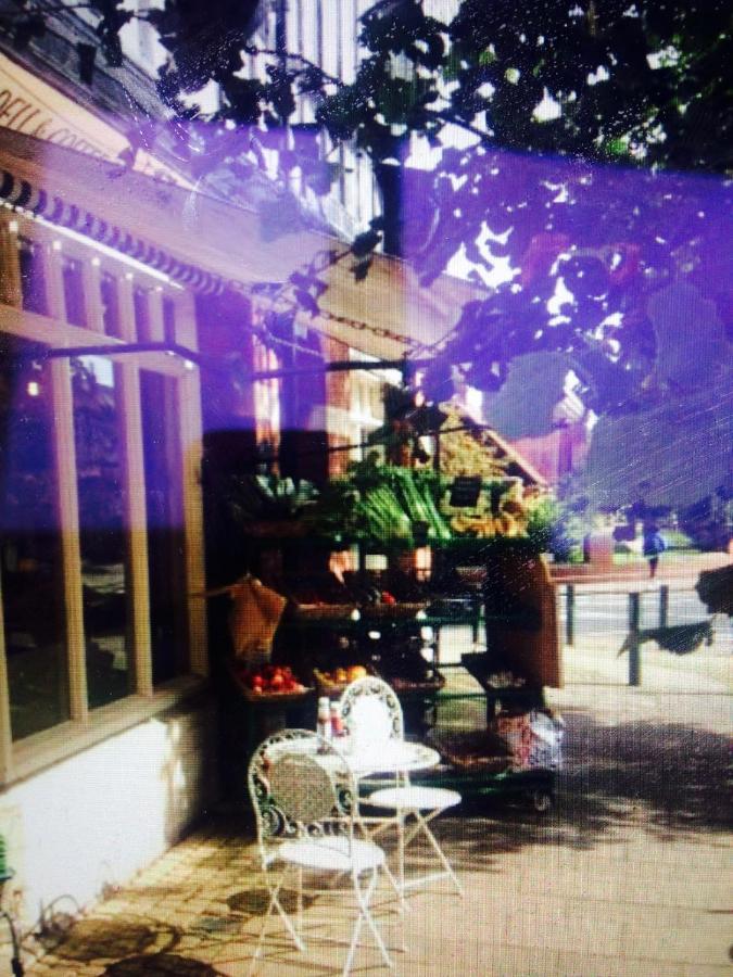 Bed & Breakfast Bournville House & Cafe