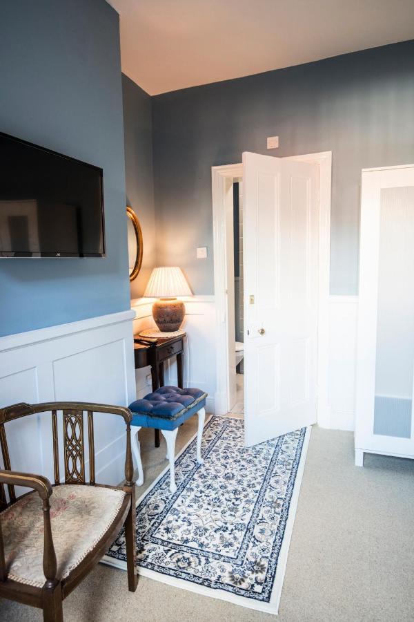 Bed & Breakfast Bournville House & Cafe Birmingham