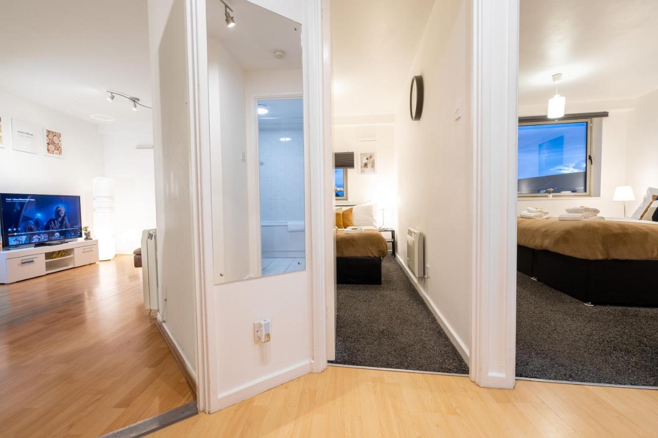 Contemporary 2-bed City-centre With Parking - Close To New Street Apartment