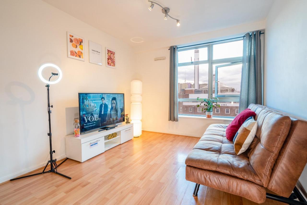 Contemporary 2-bed City-centre With Parking - Close To New Street Birmingham