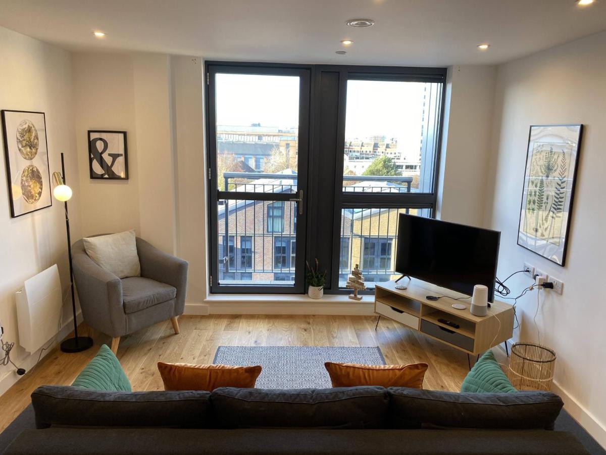 Arden Gate Apartment *