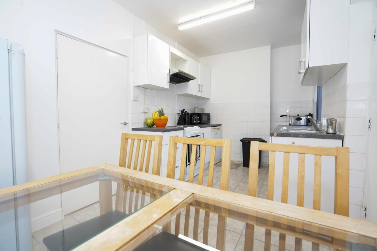 Apartment Coplow, 3 Bedrooms House, With 6 Beds, 2x Doubles Beds, 3x Singles Beds And 1 Sofa-bed,sleeps People