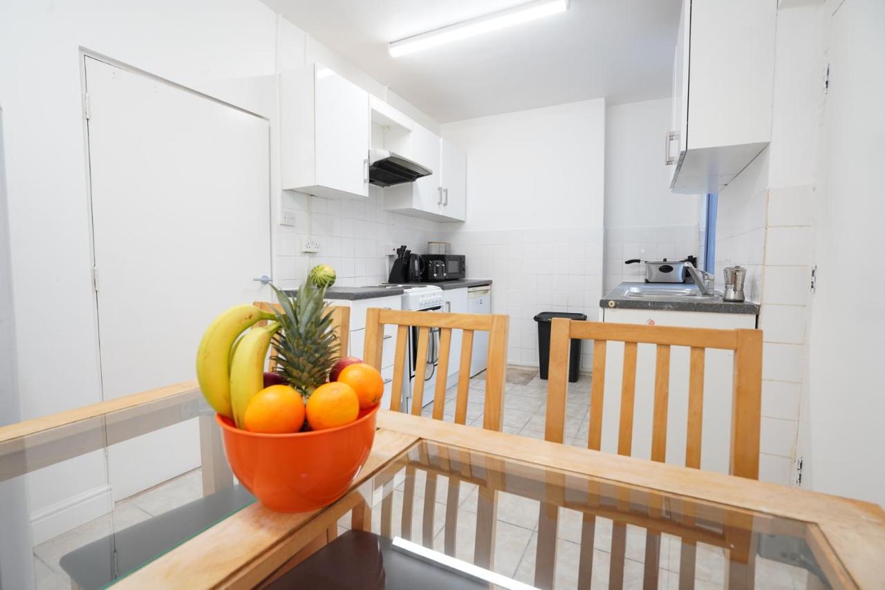 Coplow, 3 Bedrooms House, With 6 Beds, 2x Doubles Beds, 3x Singles Beds And 1 Sofa-bed,sleeps People