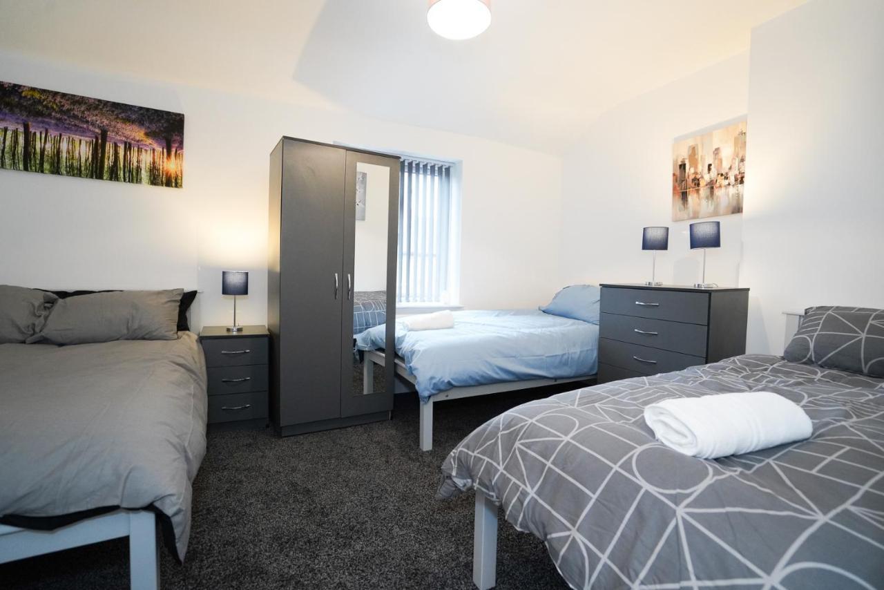 Apartment Coplow, 3 Bedrooms House, With 6 Beds, 2x Doubles Beds, 3x Singles Beds And 1 Sofa-bed,sleeps People Birmingham