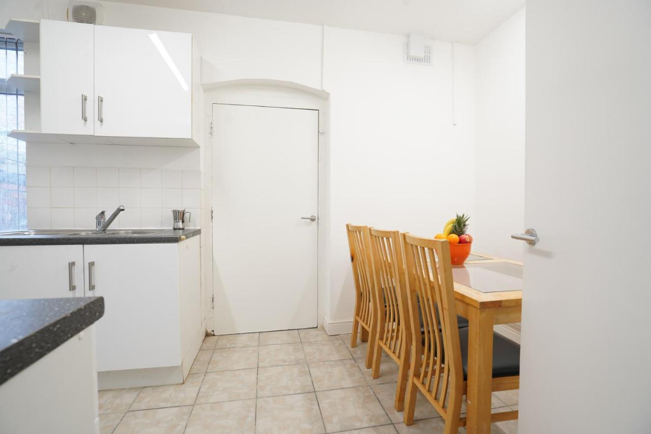 Apartment Coplow, 3 Bedrooms House, With 6 Beds, 2x Doubles Beds, 3x Singles Beds And 1 Sofa-bed,sleeps People