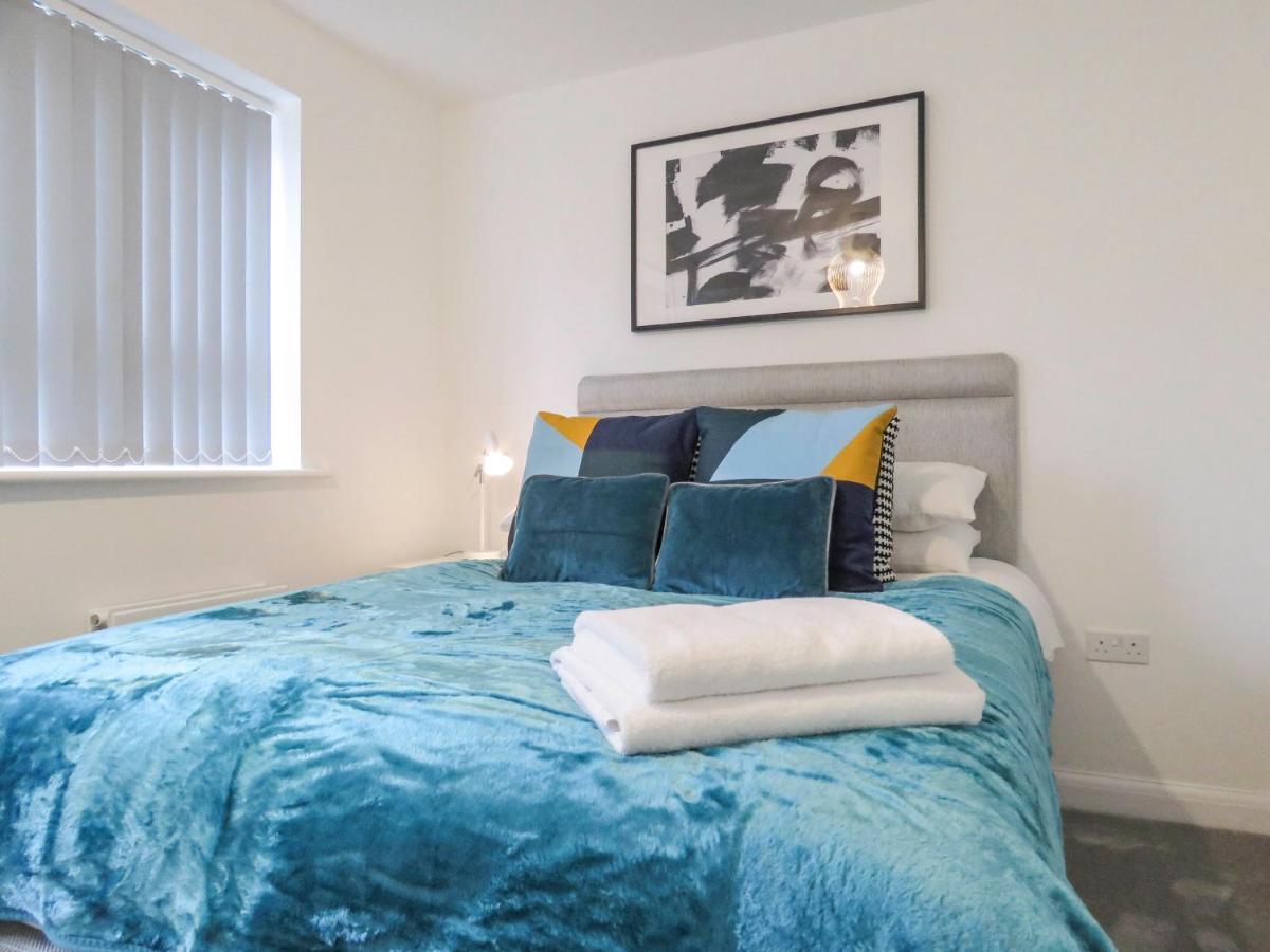 Tudors Esuites Two Bedroom House * Birmingham