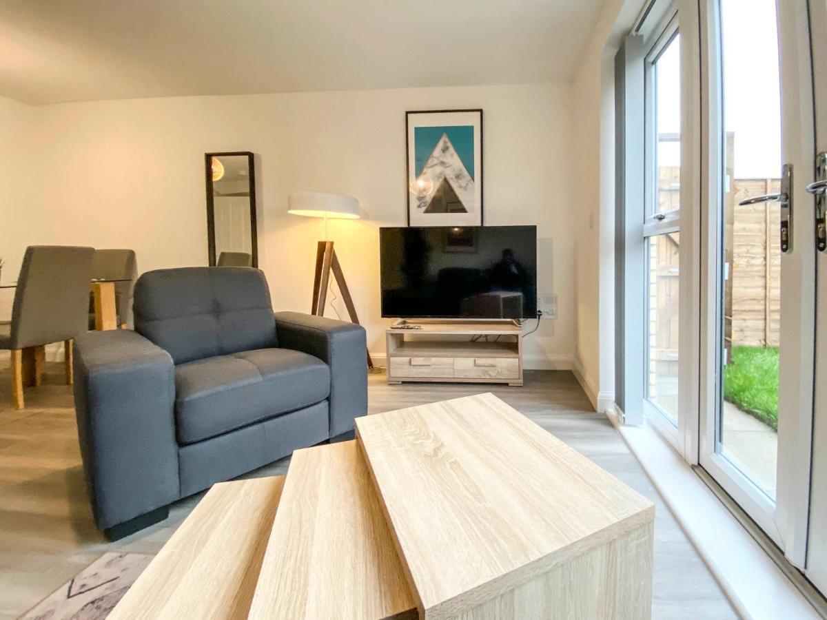 Apartment Tudors Esuites Two Bedroom House *