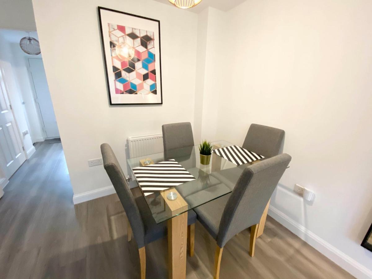 Tudors Esuites Two Bedroom House * Birmingham