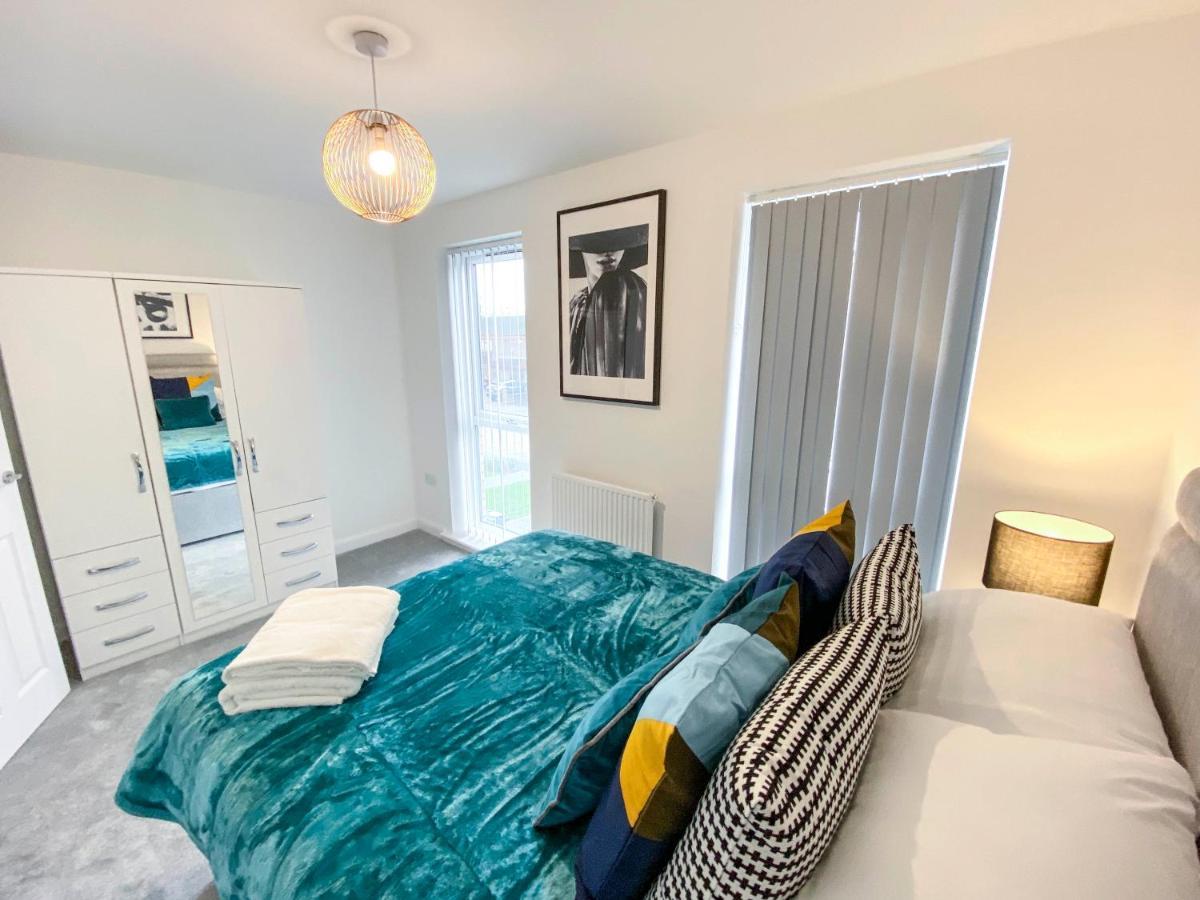 Apartment Tudors Esuites Two Bedroom House Birmingham