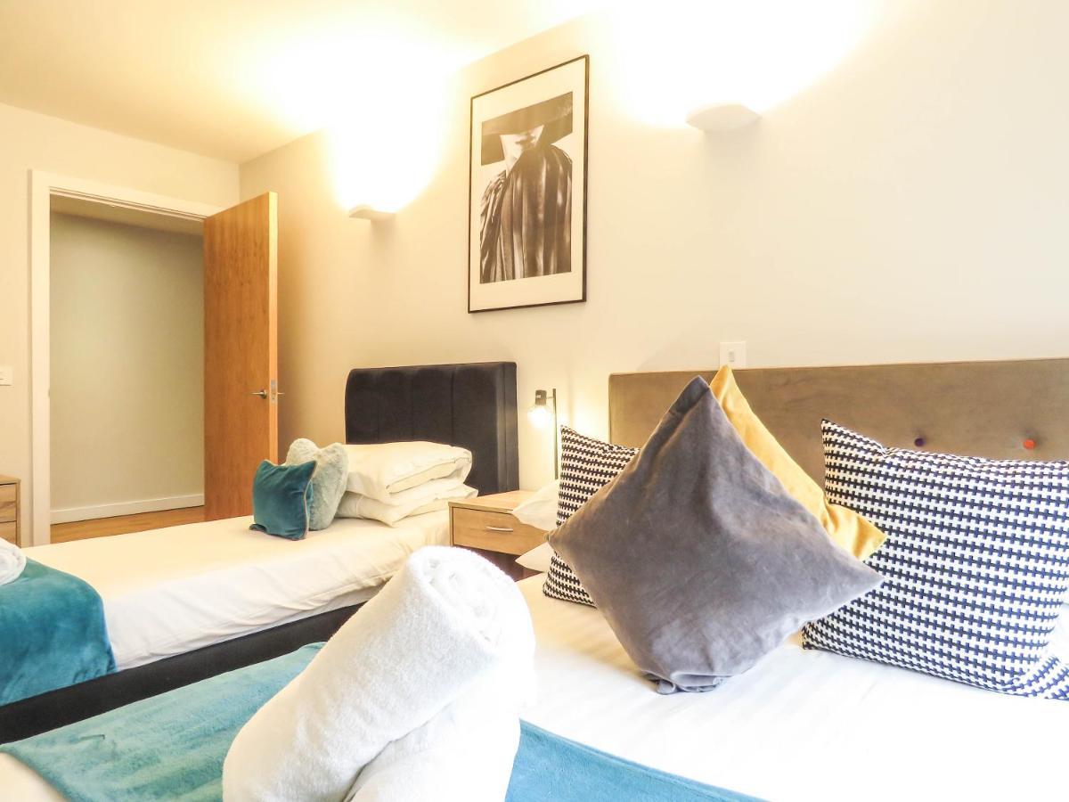 Apartment Tudors Esuites Jq Two Bedrooms *