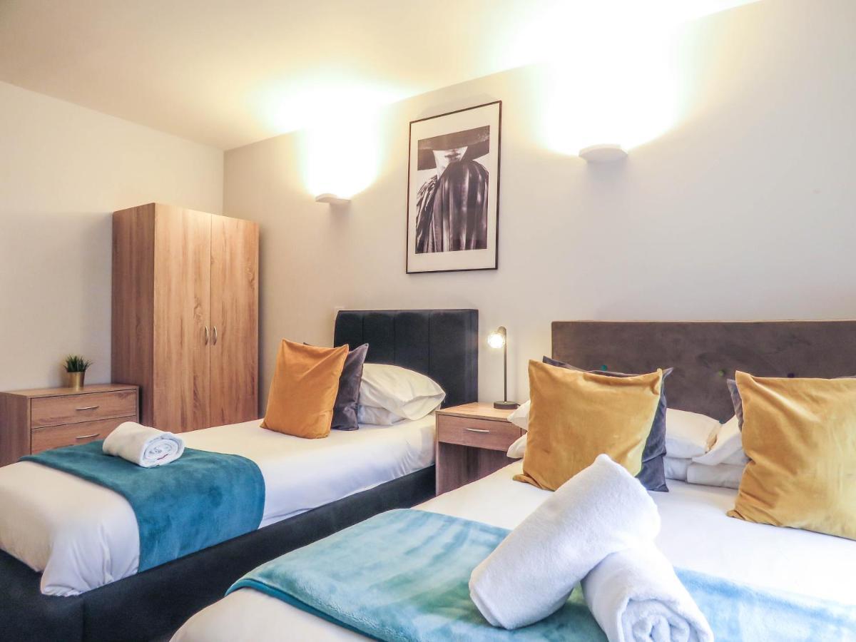 Apartment Tudors Esuites Jq Two Bedrooms *