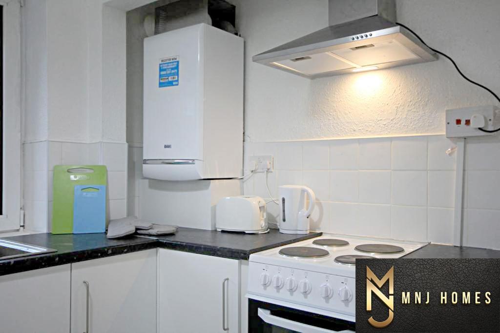 Beautiful Flat In City Centre, Sleeps 9, Free Car Parking ! Birmingham