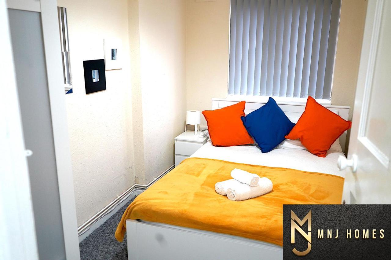 Beautiful Flat In City Centre, Sleeps 9, Free Car Parking ! Apartment