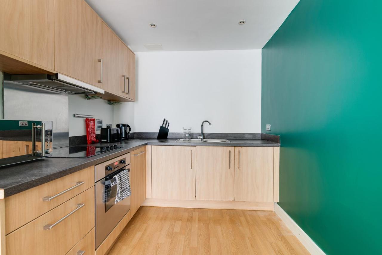 1 Bed 1 Min Walk To Broad St Very Central! Birmingham