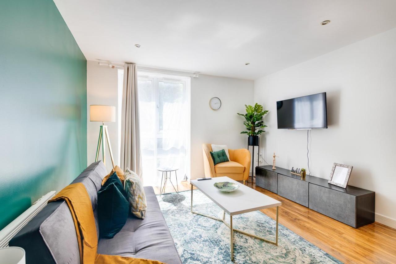1 Bed 1 Min Walk To Broad St Very Central! *