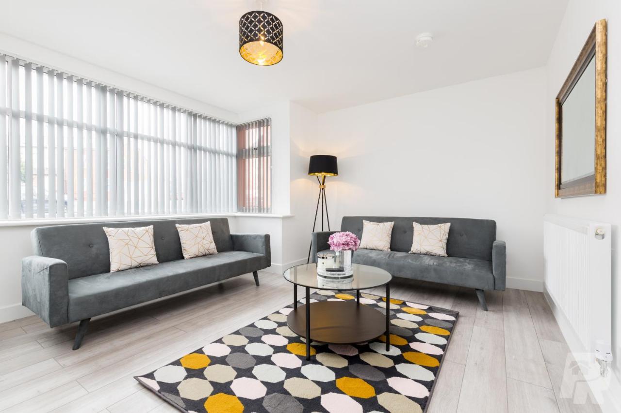 Holiday home Estate - Contractor & Group - Secure Parking