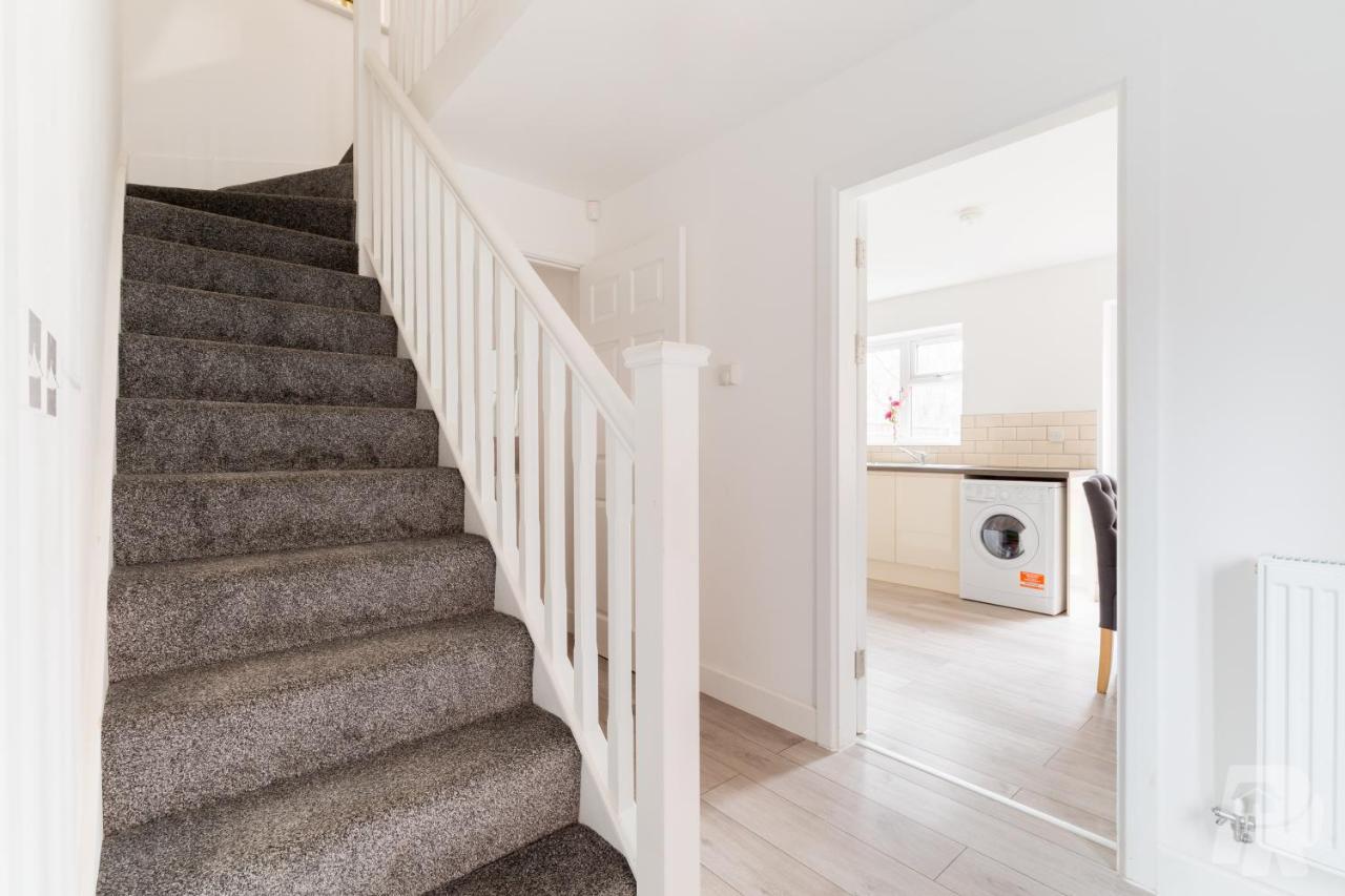 Holiday home Estate - Contractor & Group - Secure Parking *