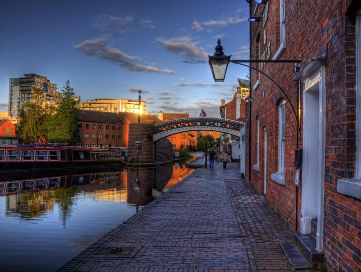 Centre - Luxury - Terrace - Next To Cube & Mailbox - Wifi - Smart Tv - Intercom Birmingham