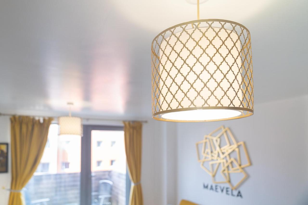 Maevela - Ultra Lavish Luxury 2 Bed Centre - With Balcony - Free Secure Parking - Ps4 & Smart Tv's Apartment Birmingham