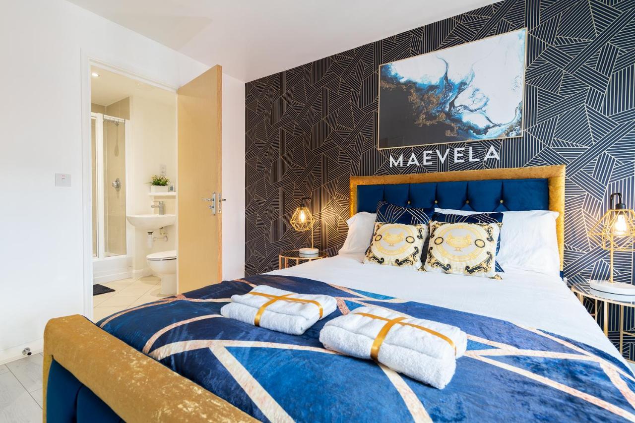 Maevela - Ultra Lavish Luxury 2 Bed Centre - With Balcony - Free Secure Parking - Ps4 & Smart Tv's Apartment