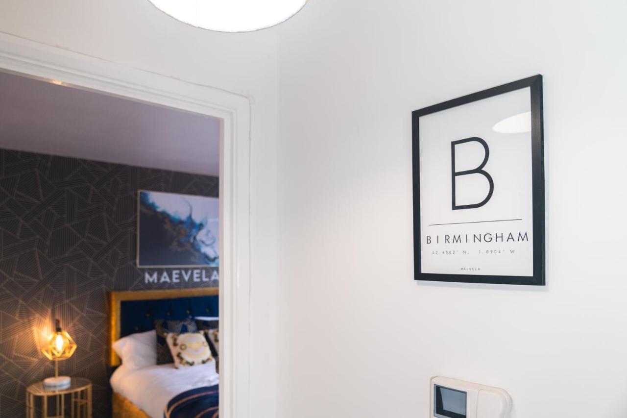 Maevela - Ultra Lavish Luxury 2 Bed Centre - With Balcony - Free Secure Parking - Ps4 & Smart Tv's *