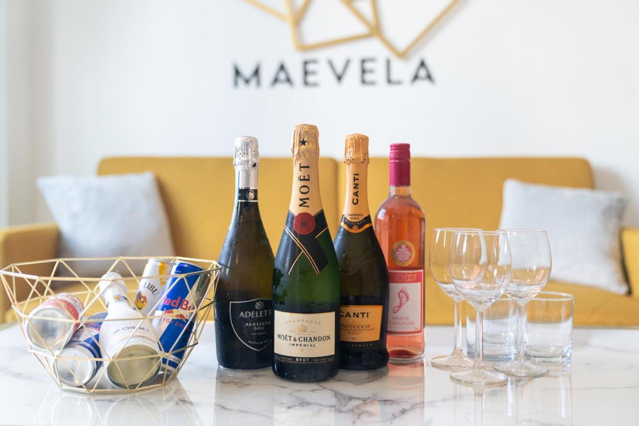 Maevela - Ultra Lavish Luxury 2 Bed Centre - With Balcony - Free Secure Parking - Ps4 & Smart Tv's Apartment Birmingham