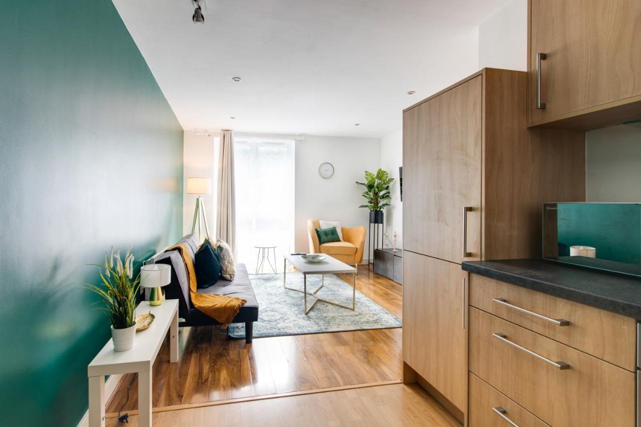 1 Bed 1 Min Walk To Broad St Very Central!