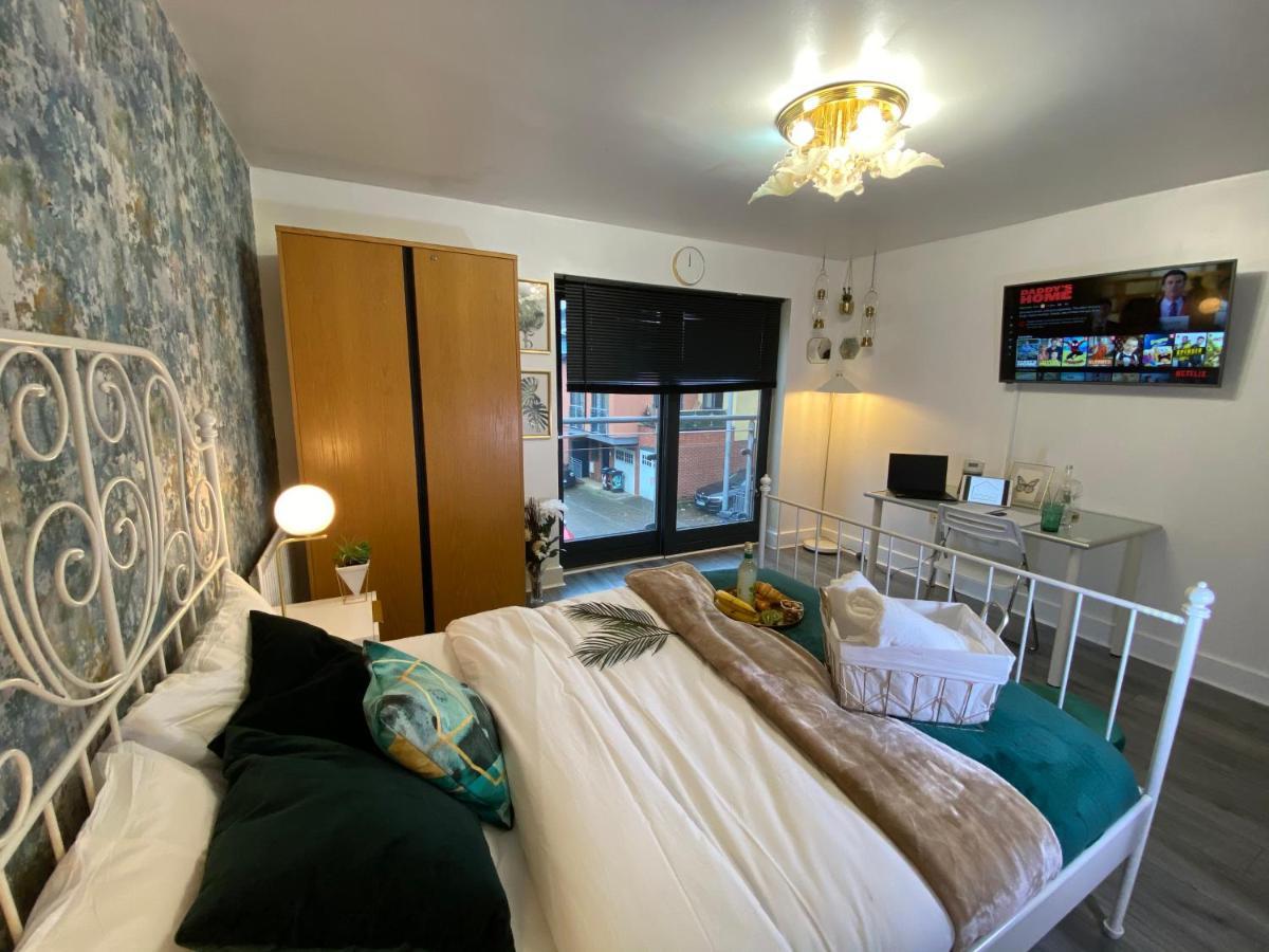 Holiday home Luxe Place - Netflix & Workspace For 6 *